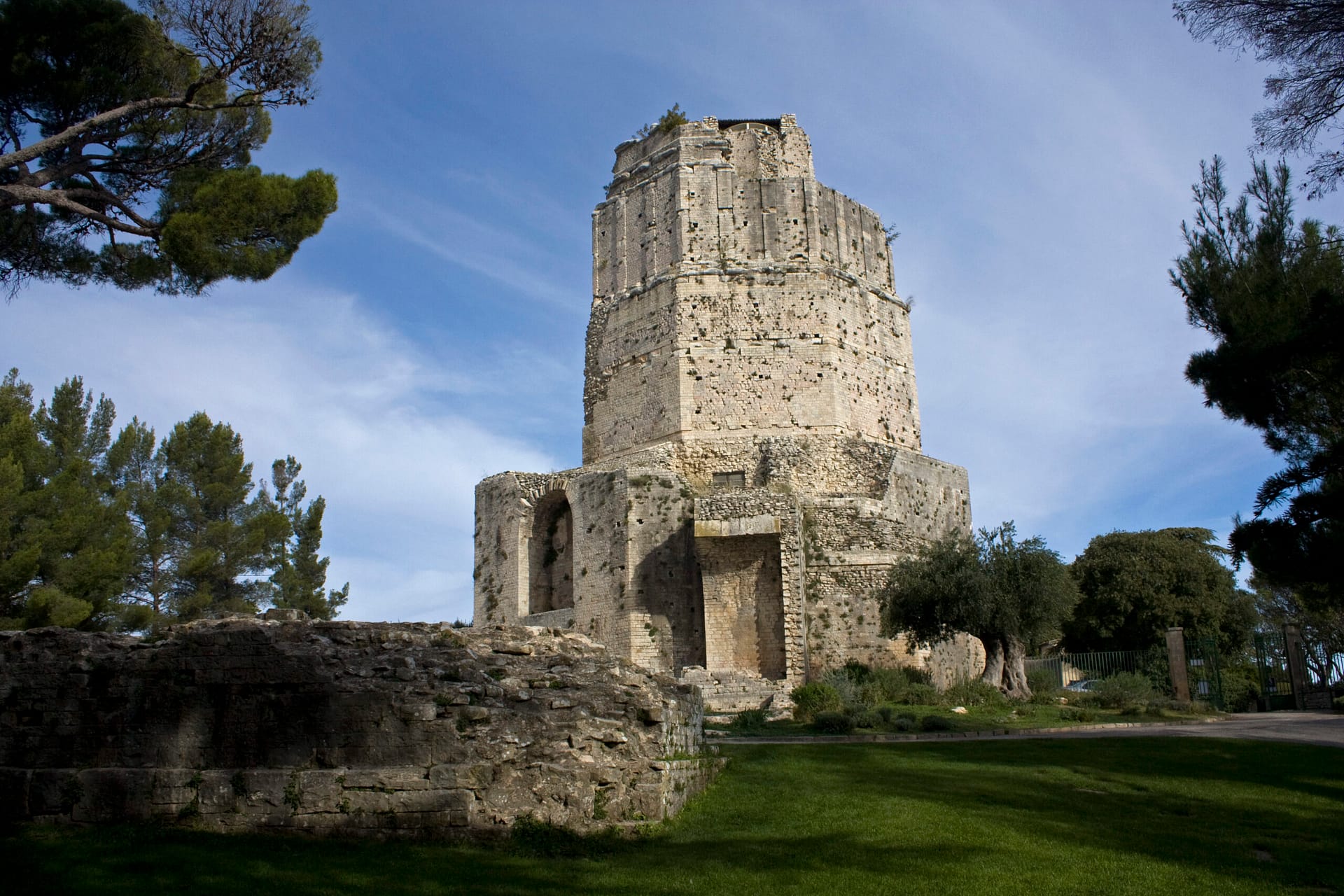La Tour Magne de Nîmes au sommet du mont Cavalier